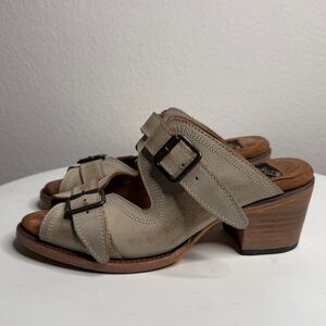 Freebird by Steven Caprice Cream Leather Buckle Strap Distressed Sandals Size 9